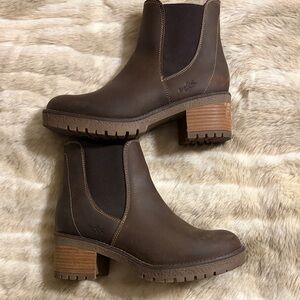 Bos. and Co. Women's Waterproof Mass Boot in Espresso/Dark Brown